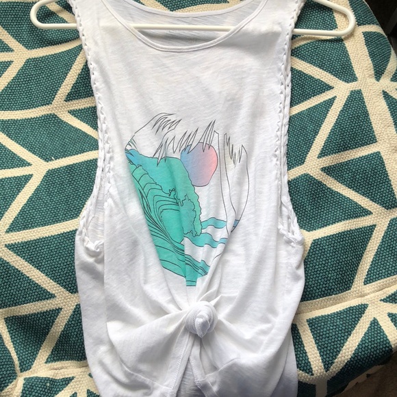 Summer tank top🌞🌺 - Picture 2 of 5